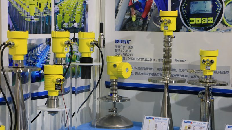 液位计的价格并非单一因素决定，而是由多个方面综合影响。以下是一些主要因素：